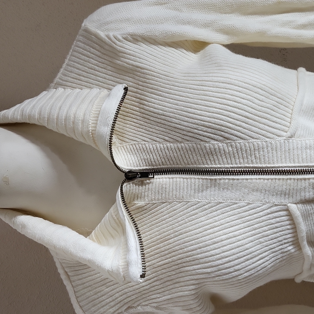 White sweater 🥼 - Picture 7 of 8